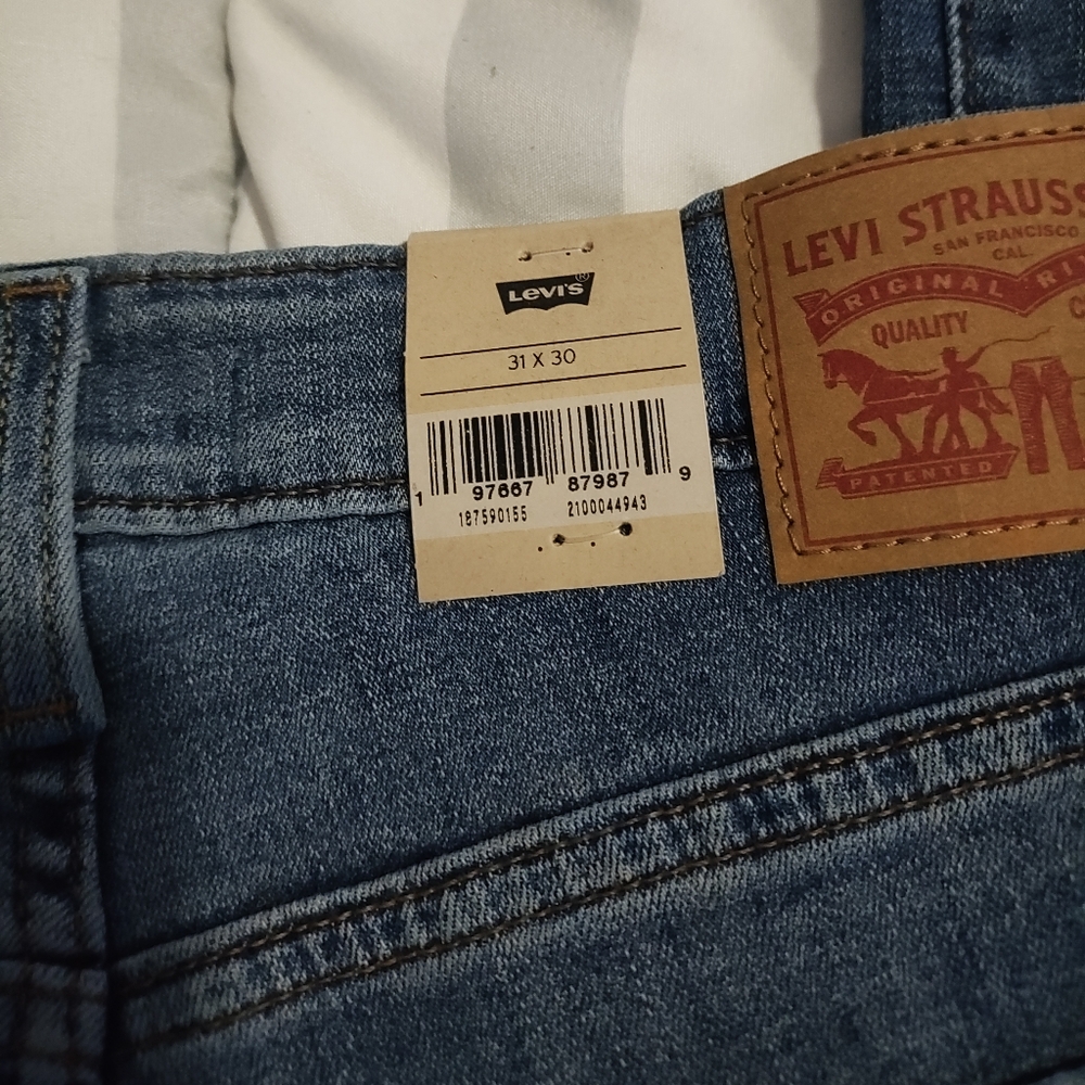 Levi's Jeans - Picture 4 of 6